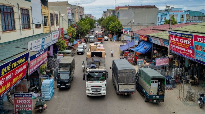 Tin sáng 23/11: Hà Nội ngày thứ 5 liên tiếp có hơn 200 ca; ước nguyện của cậu bé được bố bất chấp lệnh giới nghiêm để tìm bình oxy khiến ai cũng rơi nước mắt - Ảnh 10.