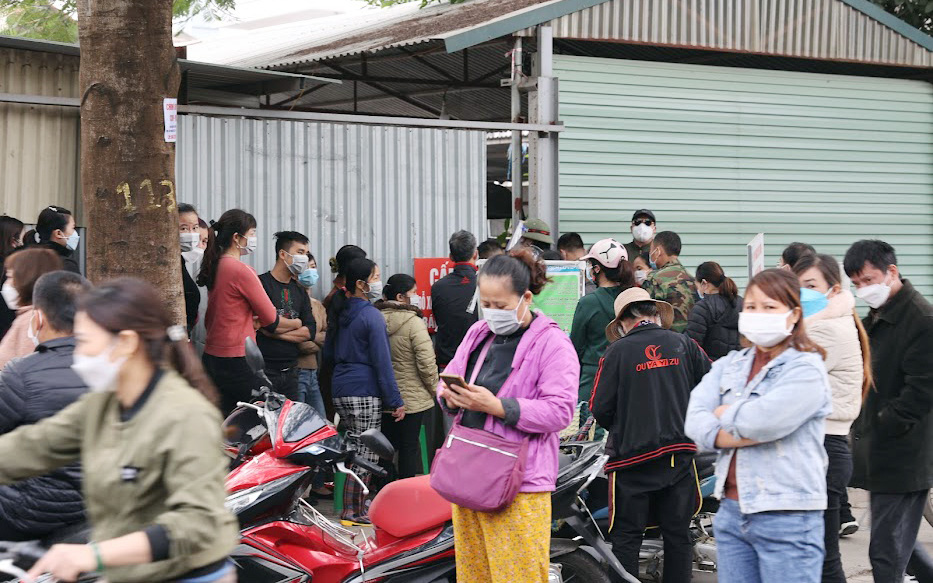 Hà Nội: Tạm đóng cửa chợ do người bán gà mắc COVID-19, nhiều tiểu thương vẫn chủ quan trước dịch