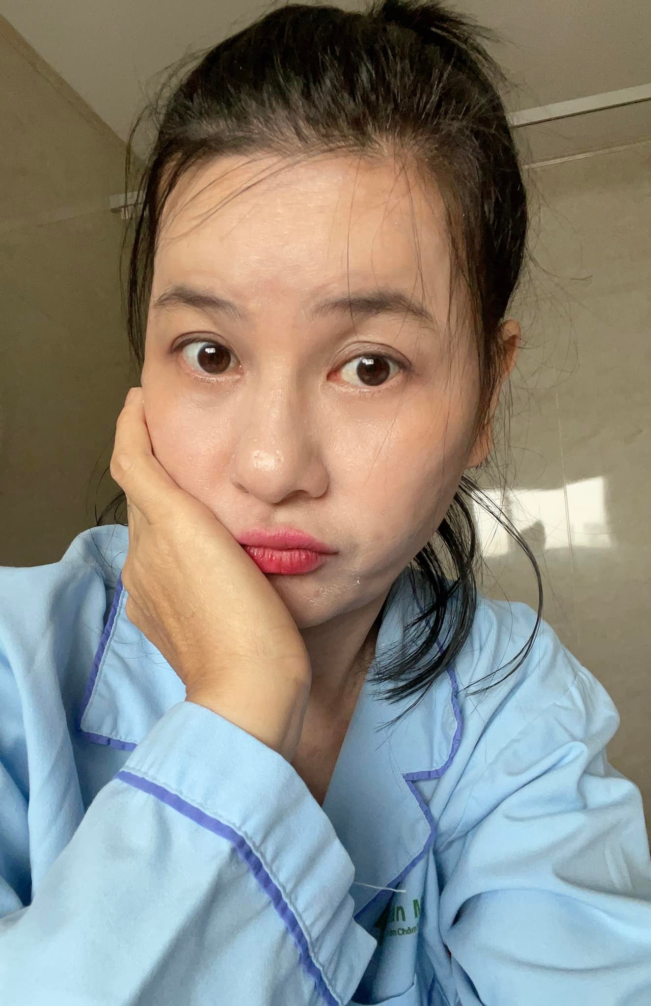 Vừa nhập viện đã bị đồn "qua đời", Cát Phượng đích thân lên tiếng "dằn mặt" - Ảnh 3. Vừa nhập viện đã bị đồn "qua đời", Cát Phượng đích thân lên tiếng "dằn mặt" - Ảnh 3.