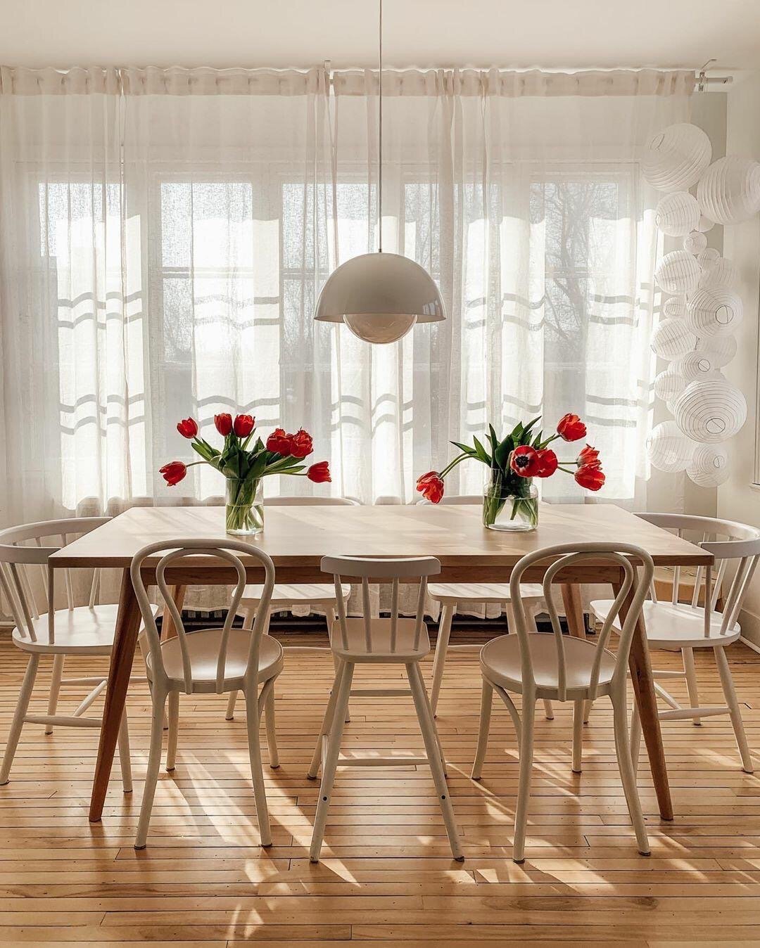 Căn hộ nhỏ màu trắng kem đẹp như mơ với điểm nhấn từ nội thất gỗ thân thiện - Ảnh 6.