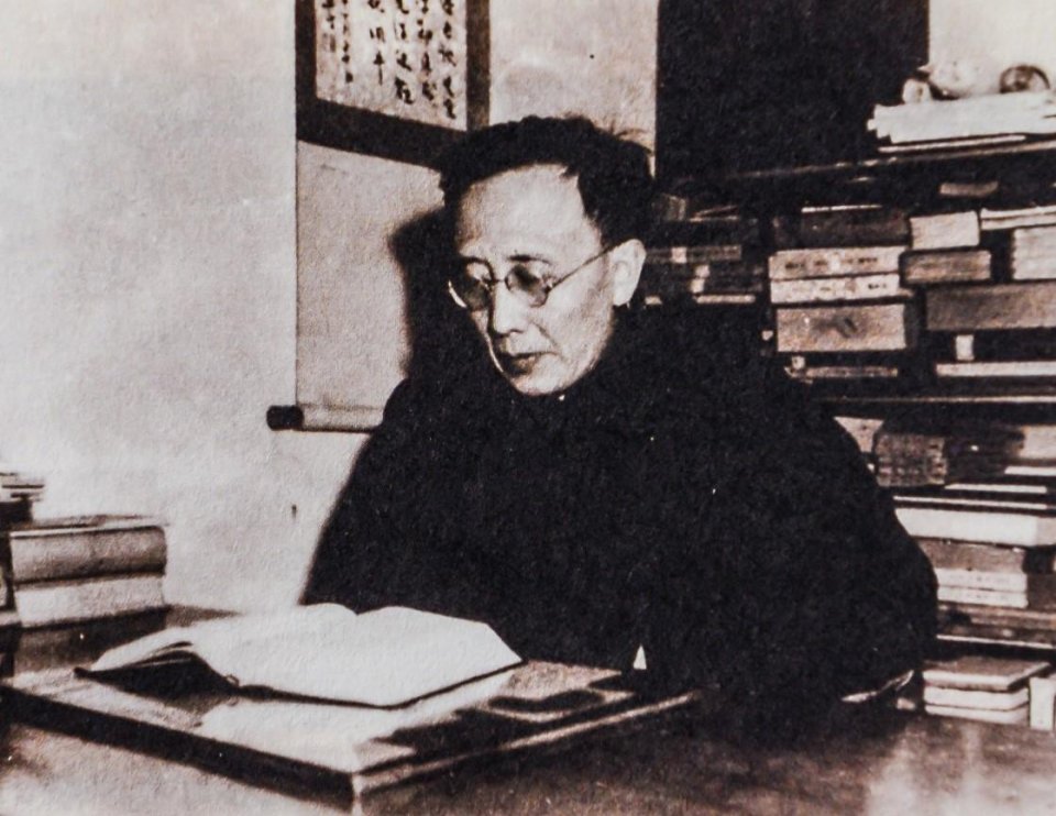 Chú rể đập cửa bỏ đi ngay đêm tân hôn, chê cô dâu "như cặp mũi khỷ đột" đầy tàn nhẫn và cái cúi đầu xin lỗi "đáng giá hơn vàng" 26 năm sau! - Ảnh 5. Chú rể đập cửa bỏ đi ngay đêm tân hôn, chê cô dâu "như cặp mũi khỷ đột" đầy tàn nhẫn và cái cúi đầu xin lỗi "đáng giá hơn vàng" 26 năm sau! - Ảnh 5.