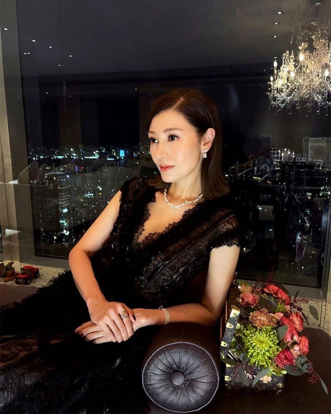 Hoa hậu Lý Gia Hân giữ da khỏe đẹp ở tuổi 51 - Ảnh 2.