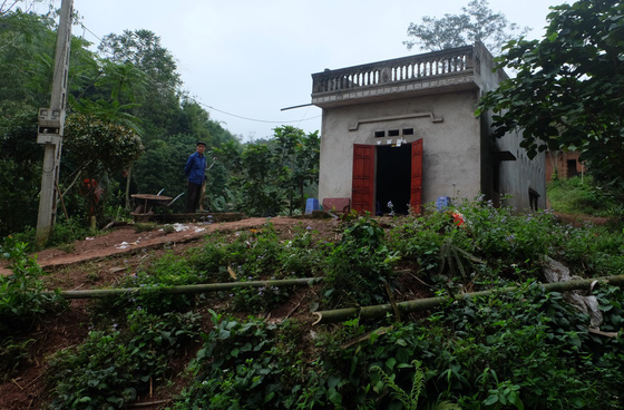 Lớp bụi hình thù lạ dưới gầm giường, hé lộ tội ác đồi bại của gã sát nhân giữa đêm đông giá lạnh - Ảnh 2.