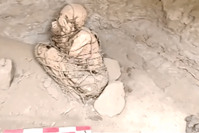 Phát hiện xác ướp nghìn năm tuổi, các nhà khảo cổ sững sờ với tư thế kỳ quái, càng nhìn càng thấy rùng rợn