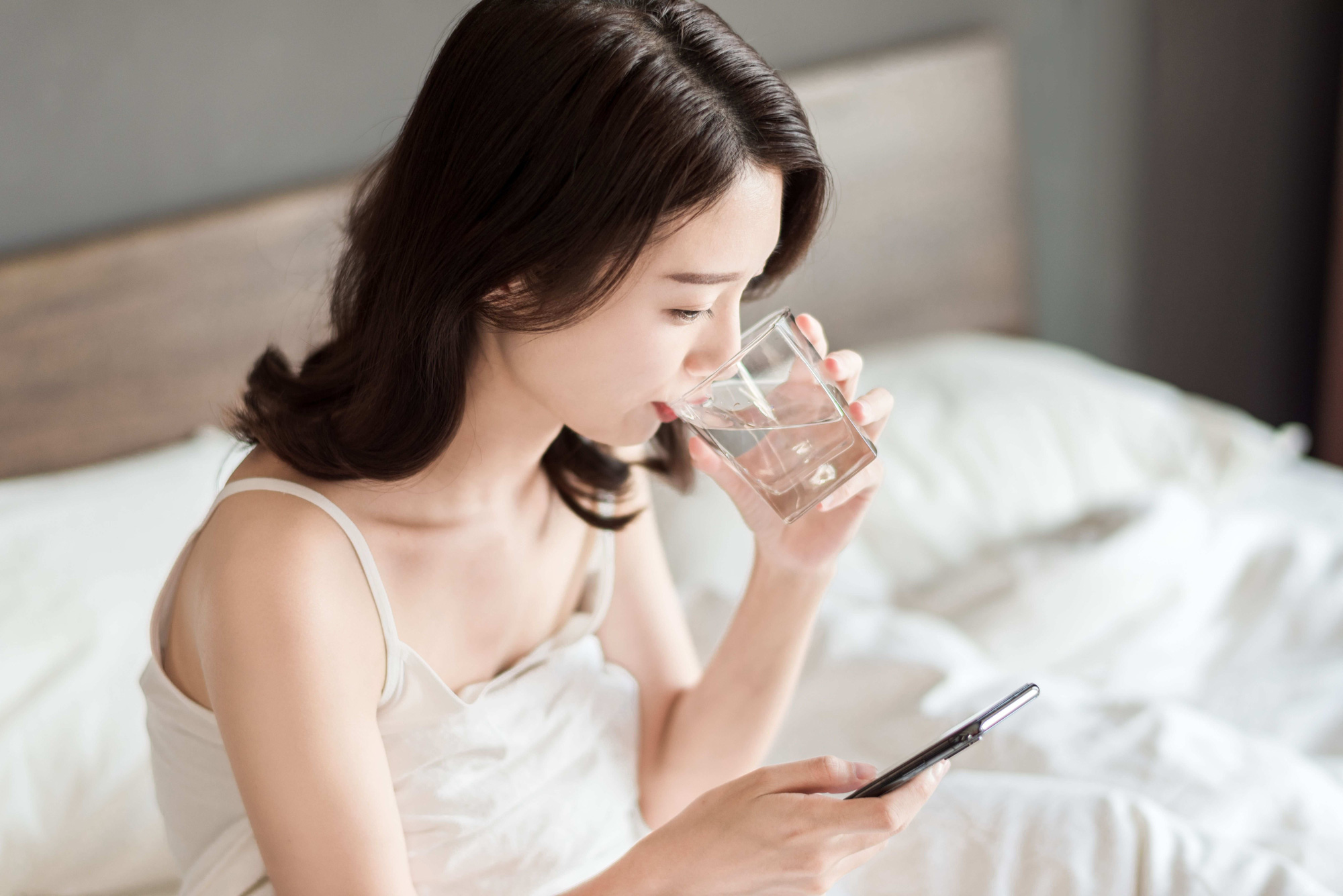 Uống nước vào 3 thời điểm này làm hại thận và hại tim, khuyến cáo 2 thời điểm không khát cũng nên uống để 