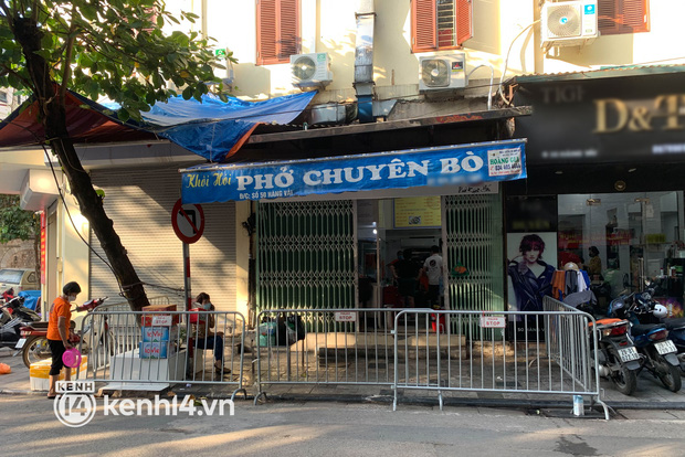 Tin sáng 6/11: Diễn biến phức tạp của dịch COVID-19 tại Hà Nội; bất ngờ lý do chủ quán karaoke bật nhạc inh ỏi giữa vùng dịch - Ảnh 2.
