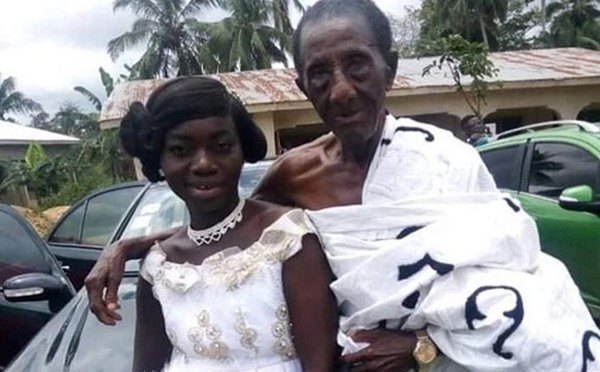 Ông lão 106 tuổi lấy vợ kém 71 tuổi, cô gái tiết lộ đời sống tình dục thỏa mãn - Ảnh 1.