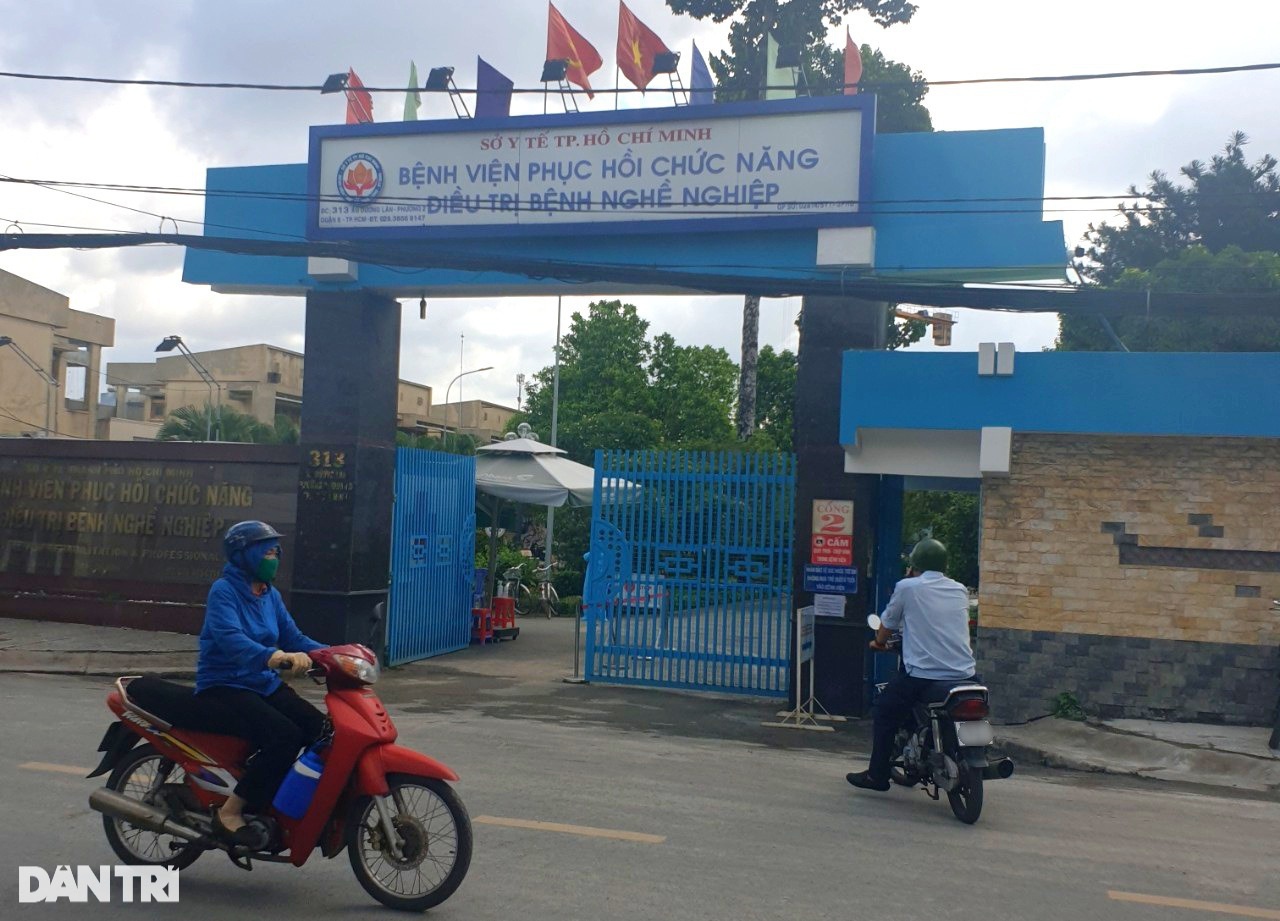Vợ đang điều trị hậu Covid-19 bị chồng chích điện tử vong vì muốn "được giải thoát"
- Ảnh 1. Vợ đang điều trị hậu Covid-19 bị chồng chích điện tử vong vì muốn "được giải thoát"
- Ảnh 1.