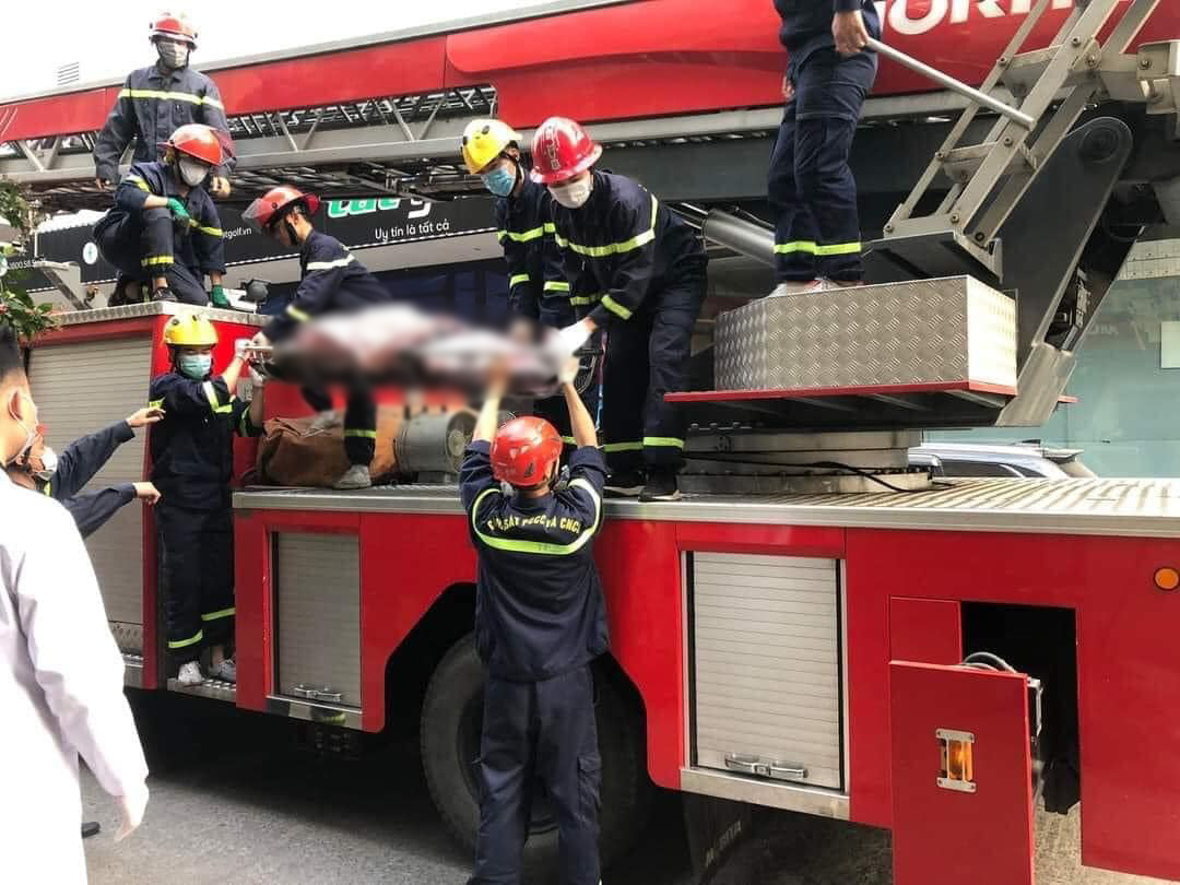 Quảng Ninh: Ch&aacute;u b&eacute; rơi từ tầng 8 chung cư tử vong - Ảnh 2.