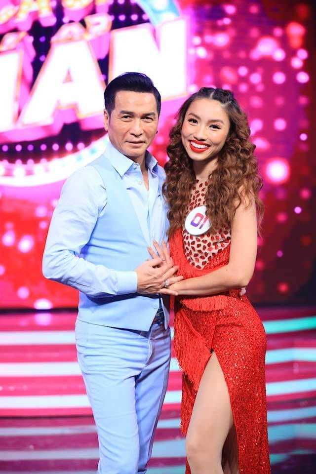 Ca sĩ Nguyễn Hưng tuổi 64 hạnh phúc bên vợ cựu vũ công - Ảnh 7.