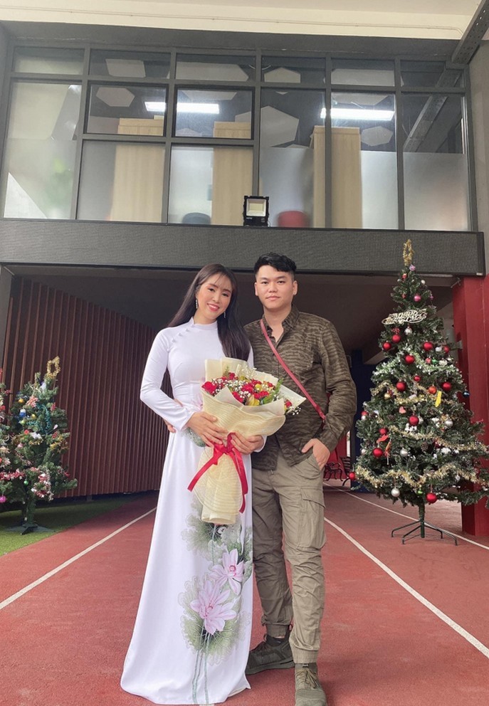 Vợ doanh nhân của MC Bình Minh tự tin diện áo tắm tuổi 44 - Ảnh 14.