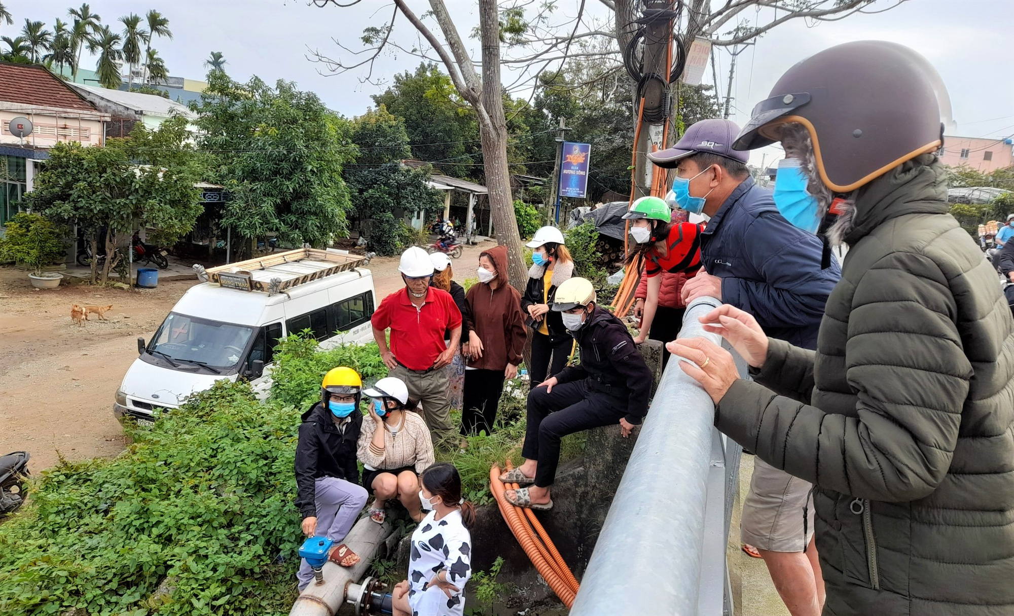 Thi thể nam công nhân 23 tuổi nổi trên sông Tam Kỳ - Ảnh 3. Thi thể nam công nhân 23 tuổi nổi trên sông Tam Kỳ - Ảnh 3.