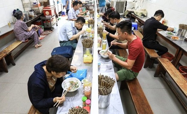 Từ 0h đêm nay, thành phố Hải Dương cho phép bán hàng ăn tại chỗ - Ảnh 1.