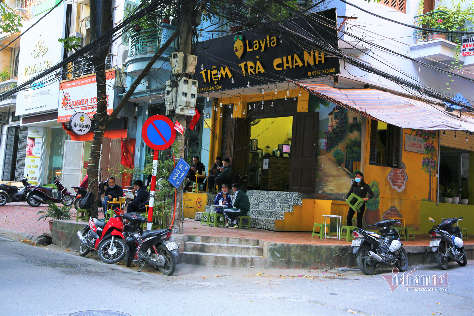 Tin sáng 14/12: Dịch COVID-19 diễn biến phức tạp ở Hà Nội; chủ nhà trọ hào phóng nhất Sài Gòn tái xuất với &quot;hành động lạ&quot; - Ảnh 3.