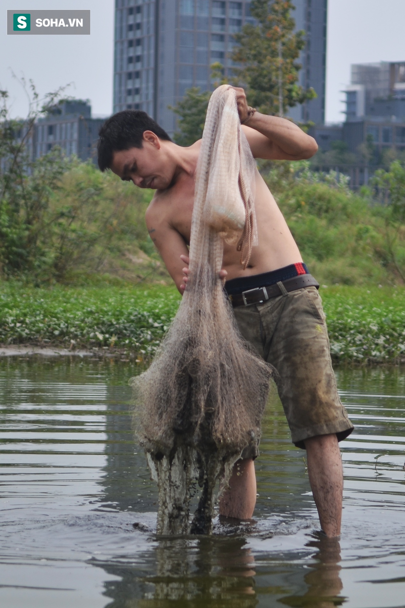 Dân Sài Gòn đổ xô chụp ảnh cưới, giăng lưới bắt cá ở khu đất kim cương đắt nhất thế giới - Ảnh 10.