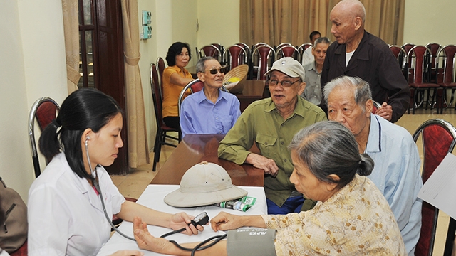 Hà Nội chú trọng 5 mục tiêu lớn trong chăm sóc người cao tuổi  - Ảnh 1.