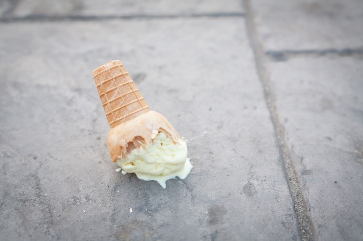 Cứ tưởng rơi đồ ăn xuống rồi nhặt l&ecirc;n lu&ocirc;n th&igrave; kh&ocirc;ng sao, xem clip b&oacute;c trần sự thật ngay sau đ&oacute; nhiều d&acirc;n mạng phải thốt l&ecirc;n "kinh ho&agrave;ng" - Ảnh 4.