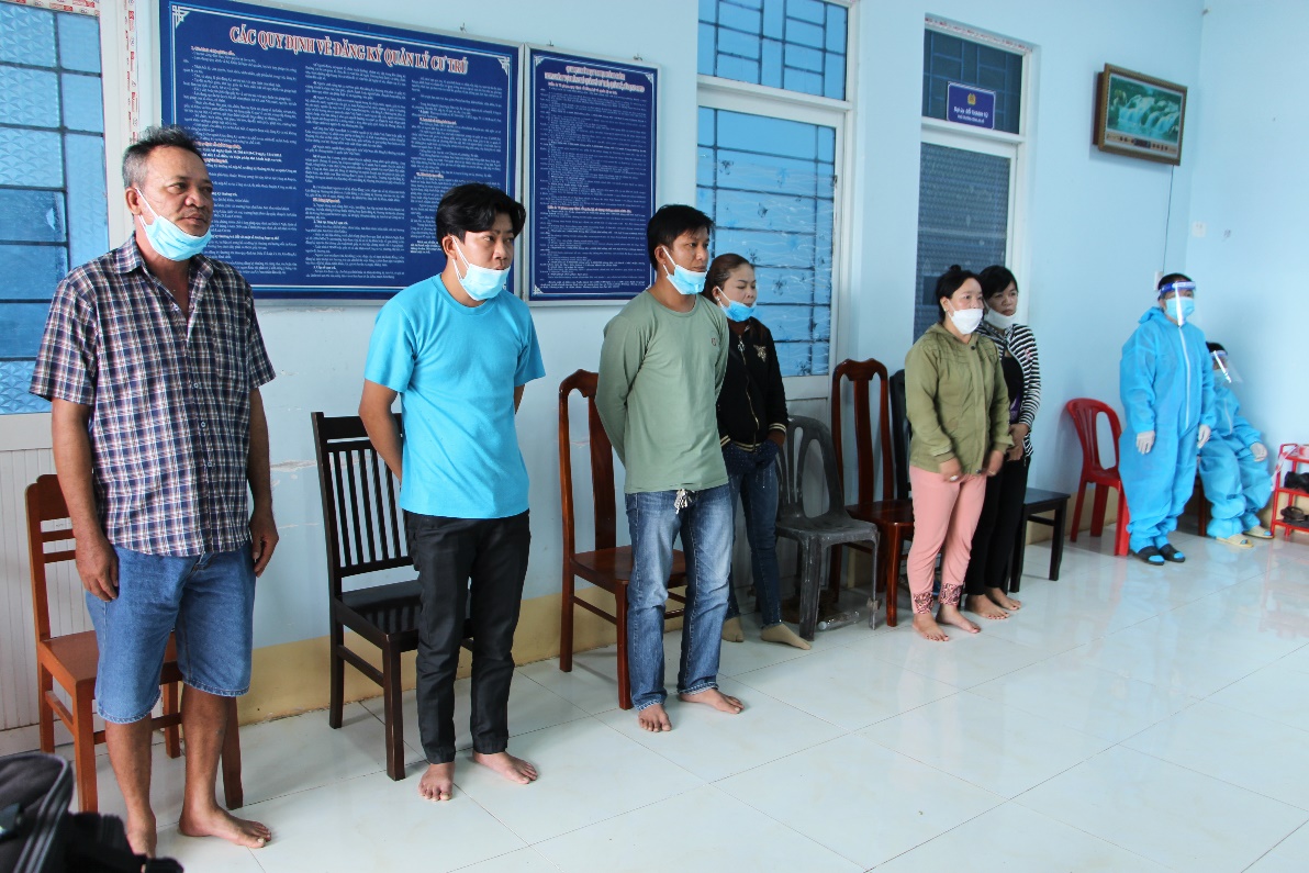 B&iacute; mật b&ecirc;n trong v&agrave; xung quanh căn nh&agrave; thu mua xo&agrave;i gắn nhiều camera - Ảnh 1.