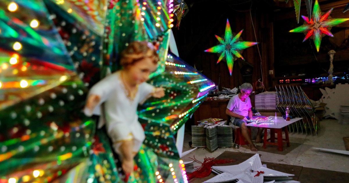 Gia đình hơn 20 năm làm đèn ngôi sao Giáng sinh ở Sài Gòn