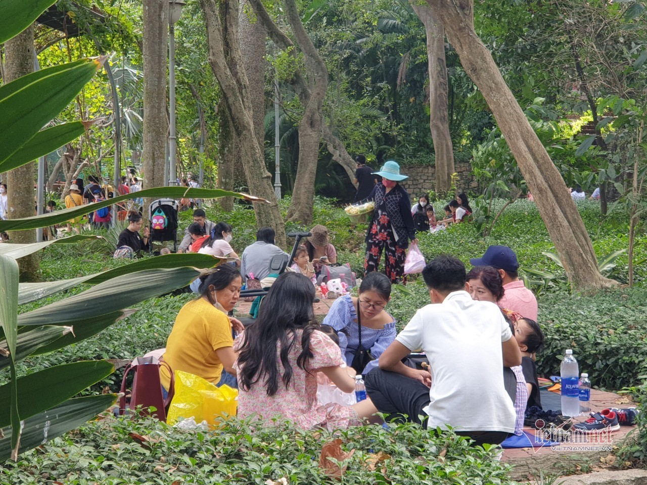 Thảo Cầm Viên Sài Gòn bất ngờ đón hàng nghìn khách vui chơi ngày cuối tuần - Ảnh 18.