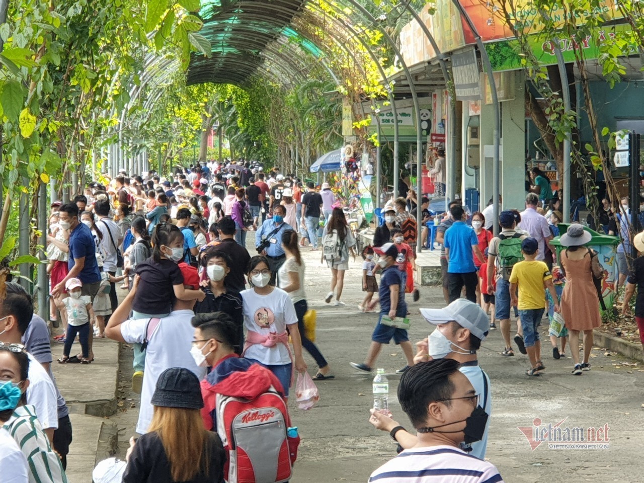 Thảo Cầm Viên Sài Gòn bất ngờ đón hàng nghìn khách vui chơi ngày cuối tuần - Ảnh 6.