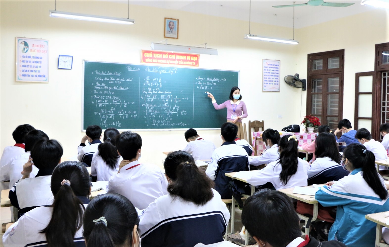 Thêm một quận ở Hà Nội học sinh chuyển sang học trực tuyến từ tuần tới - Ảnh 2.