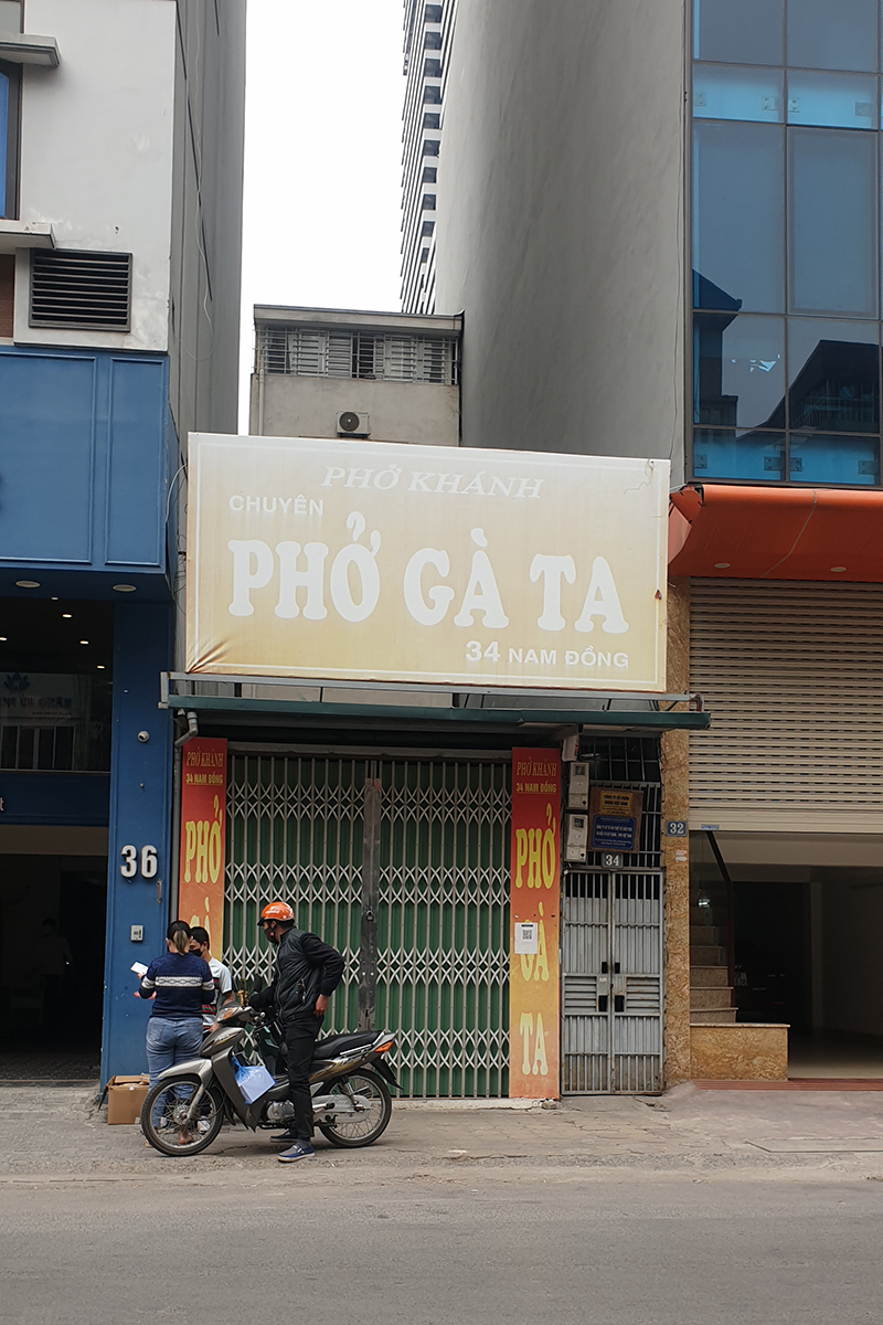 Hàng loạt cửa hàng ăn uống vùng cam của Hà Nội chọn cách đóng cửa khi chỉ được &quot;bán mang về&quot; - Ảnh 5.