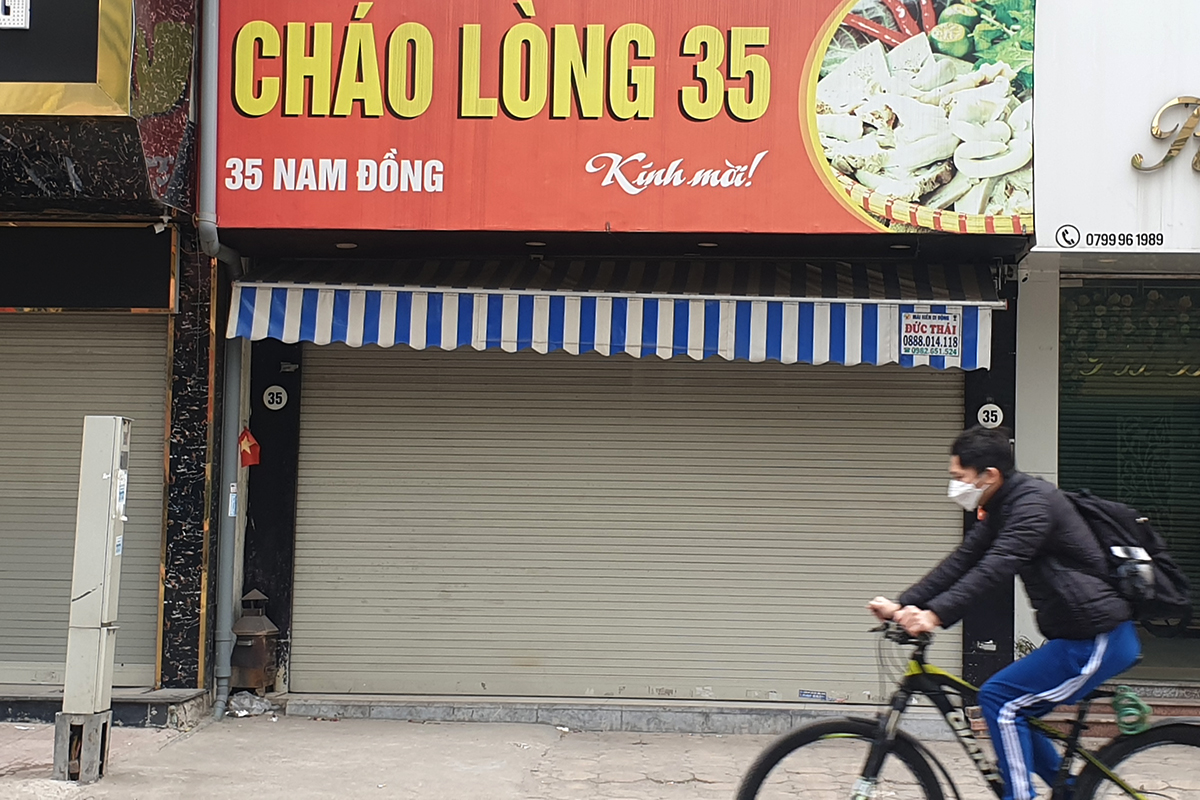 Hàng loạt cửa hàng ăn uống vùng cam của Hà Nội chọn cách đóng cửa khi chỉ được &quot;bán mang về&quot; - Ảnh 4.