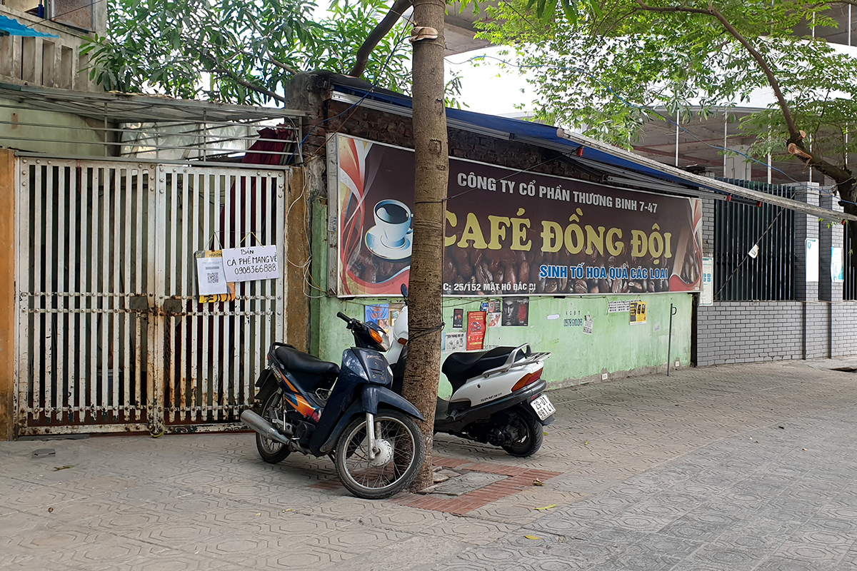 Hàng loạt cửa hàng ăn uống vùng cam của Hà Nội chọn cách đóng cửa khi chỉ được &quot;bán mang về&quot; - Ảnh 8.