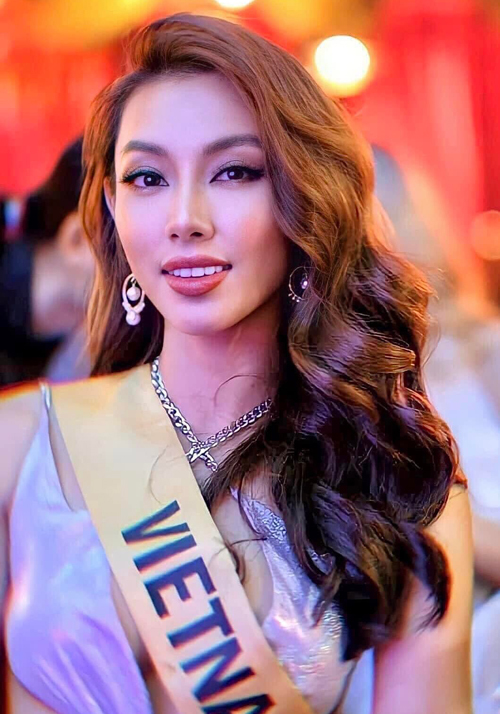 Hoa hậu Thùy Tiên được khen tự trang điểm đẹp như chuyên gia - Ảnh 7.