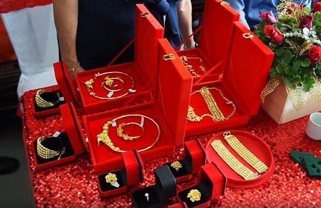 Cuộc sống sau kết hôn gây tò mò của cô dâu đi lấy chồng với hồi môn "khủng" - Ảnh 8. Cuộc sống sau kết hôn gây tò mò của cô dâu đi lấy chồng với hồi môn "khủng" - Ảnh 8.