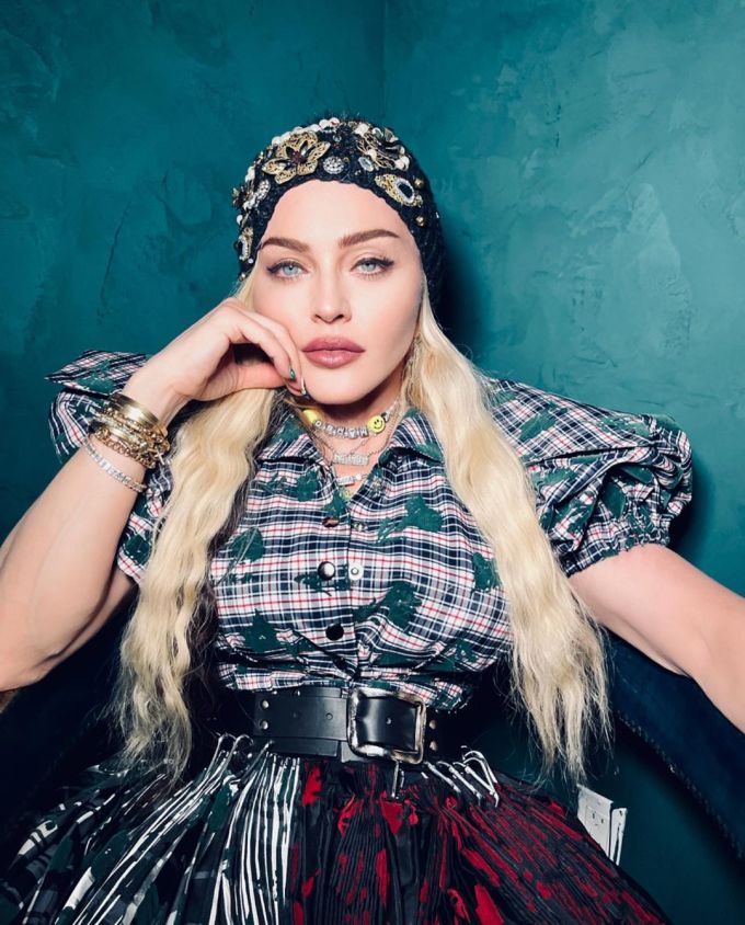 Loạt thủ thuật thẩm mỹ giúp Madonna trẻ hóa làn da - Ảnh 2.