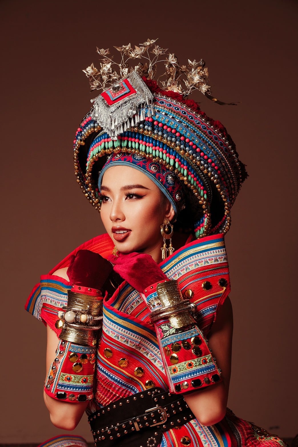 Hoa hậu Thùy Tiên đẹp kiêu sa như nữ thần - Ảnh 11.