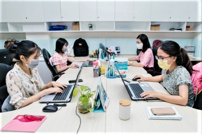 Hỏi 10 người, 8 người chấp nhận giảm lương để làm việc ở nhà - Ảnh 1. Hỏi 10 người, 8 người chấp nhận giảm lương để làm việc ở nhà - Ảnh 1.