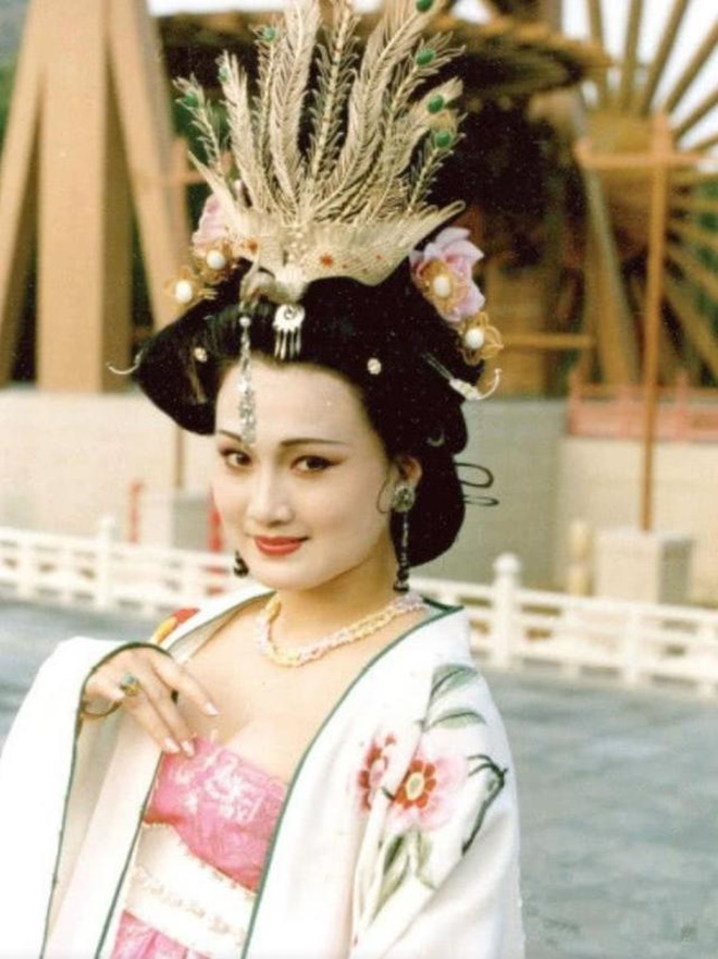 Cuộc sống nhiều bất ngờ của &quot;Dương Quý Phi đẹp nhất mọi thời đại&quot; - Ảnh 4.