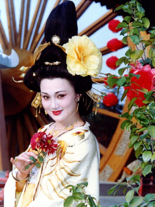 Cuộc sống nhiều bất ngờ của &quot;Dương Quý Phi đẹp nhất mọi thời đại&quot; - Ảnh 1.