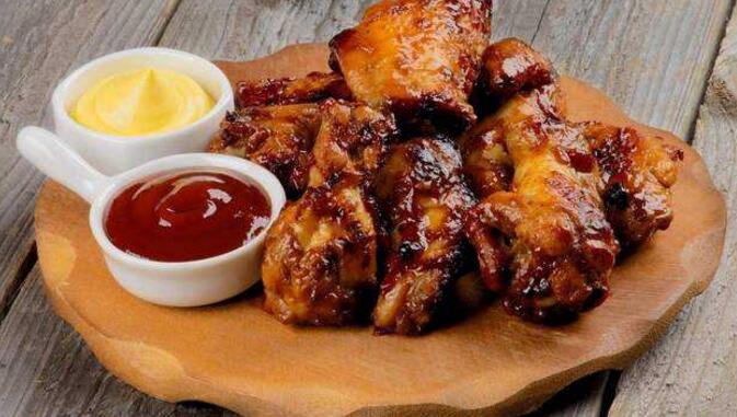 3 loại thực phẩm kho&aacute;i khẩu của giới trẻ c&oacute; thể g&acirc;y rụng t&oacute;c, kh&ocirc;ng muốn bị h&oacute;i sớm th&igrave; tốt nhất n&ecirc;n ăn c&agrave;ng &iacute;t c&agrave;ng tốt - Ảnh 1.