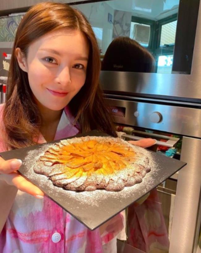 3 loại thực phẩm kho&aacute;i khẩu của giới trẻ c&oacute; thể g&acirc;y rụng t&oacute;c, kh&ocirc;ng muốn bị h&oacute;i sớm th&igrave; tốt nhất n&ecirc;n ăn c&agrave;ng &iacute;t c&agrave;ng tốt - Ảnh 3.