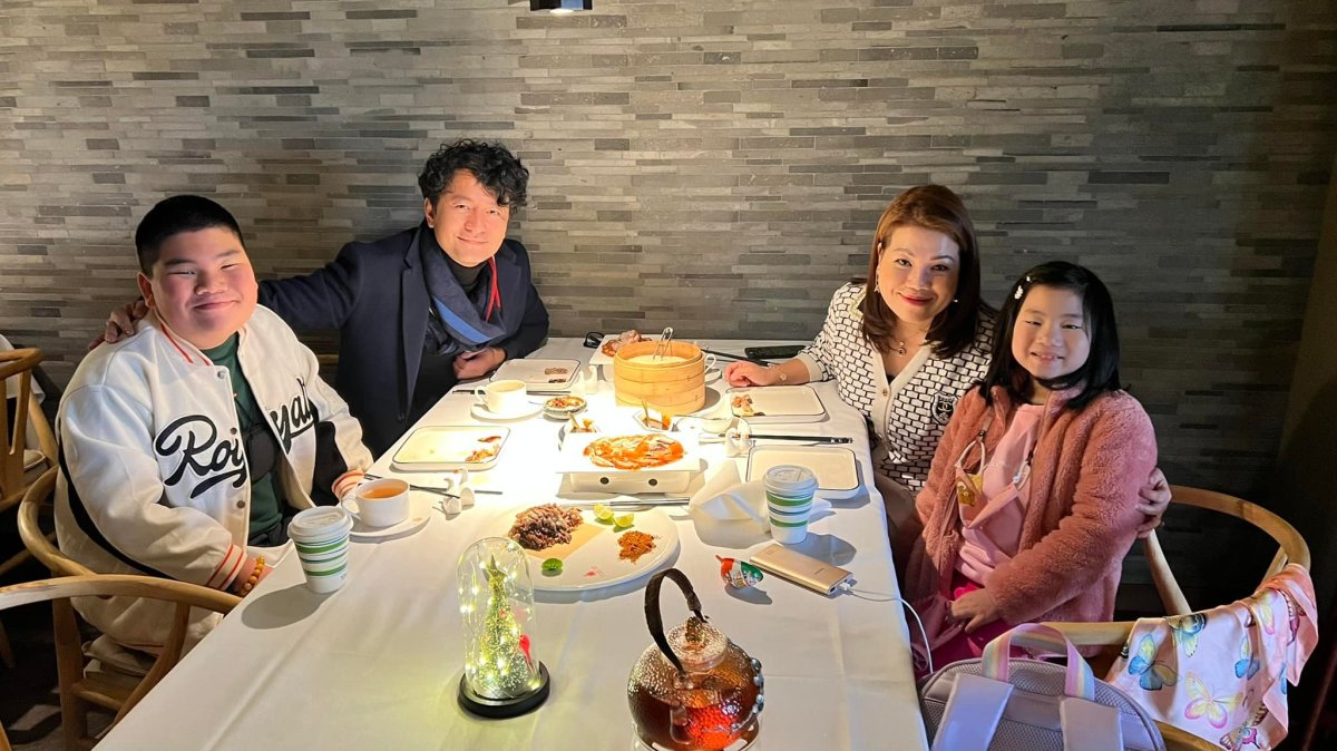 Trương Minh Cường mừng sinh nhật bên vợ cũ và hai con - Ảnh 2.