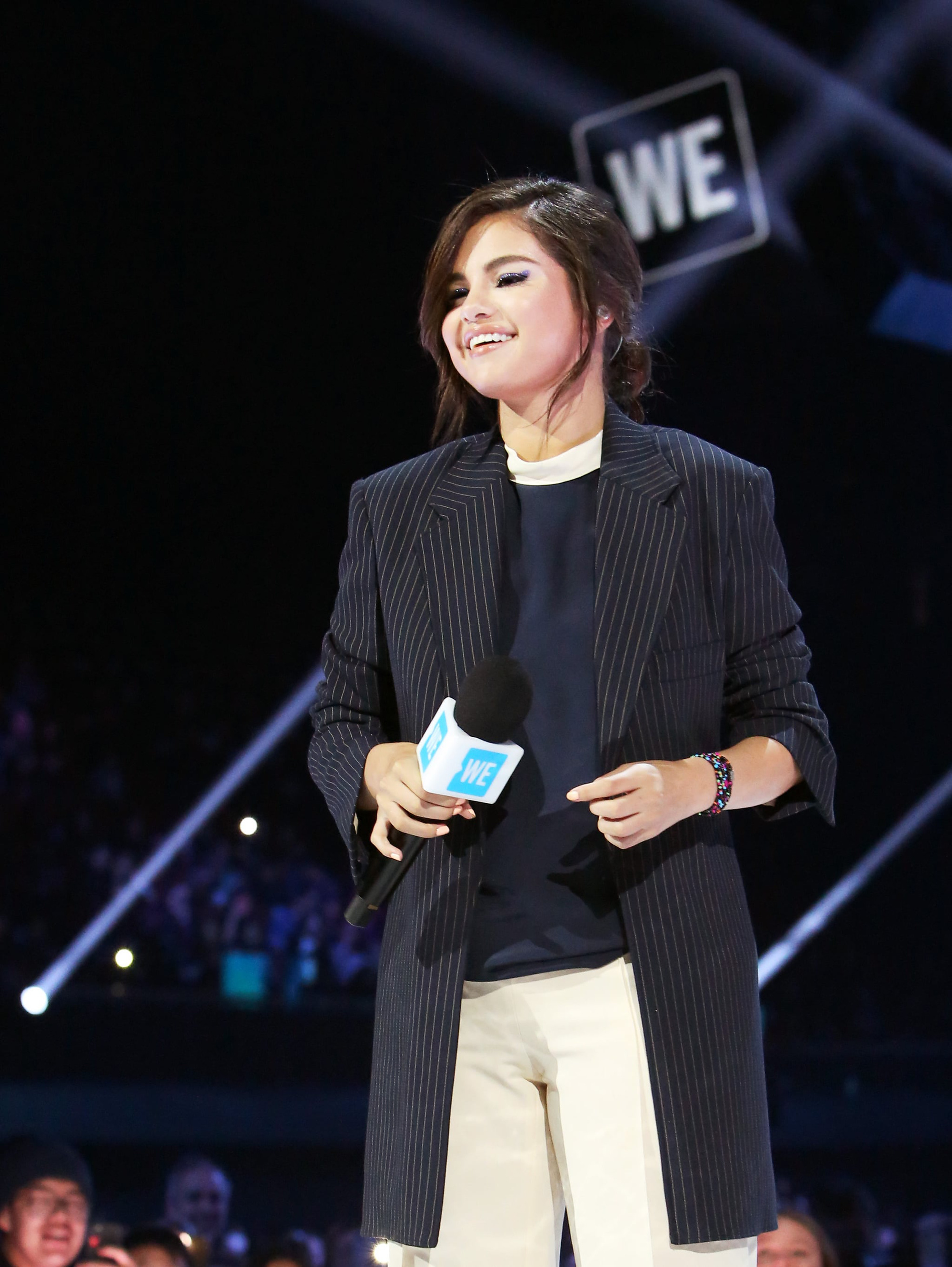 Mặc blazer cao tay như Selena Gomez: Biến những thiết kế basic thành loạt set đồ sang ngút ngàn - Ảnh 9.