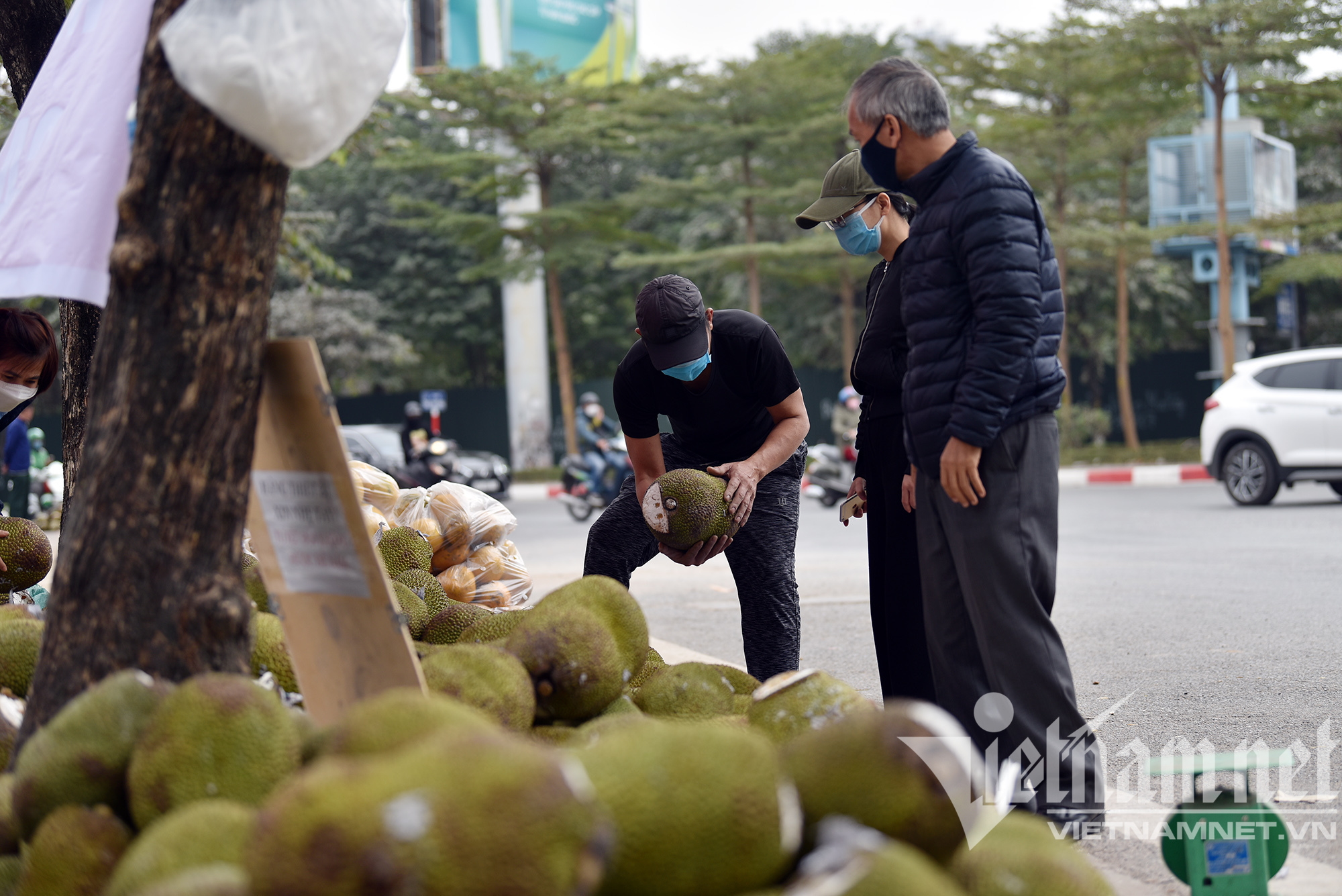 Mít Thái tràn về Hà Nội, giá rẻ ê hề chất đống đầy vỉa hè - Ảnh 5.