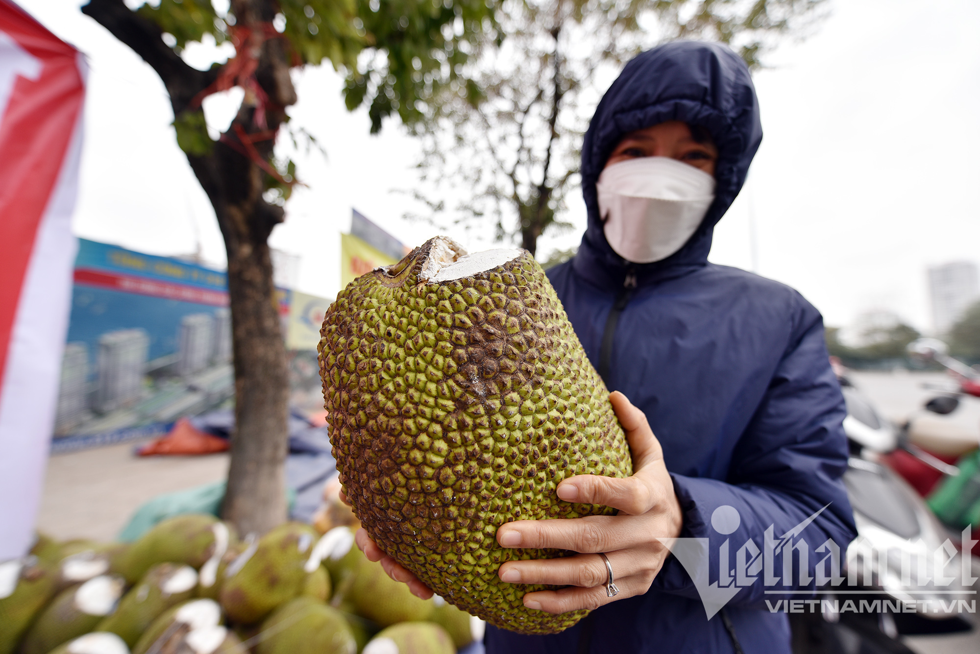 Mít Thái tràn về Hà Nội, giá rẻ ê hề chất đống đầy vỉa hè - Ảnh 12.