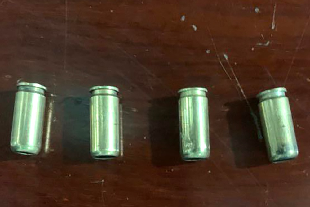 Thiếu ni&ecirc;n 16 tuổi nổ s&uacute;ng li&ecirc;n tiếp để giải v&acirc;y cho bạn g&aacute;i - Ảnh 1.