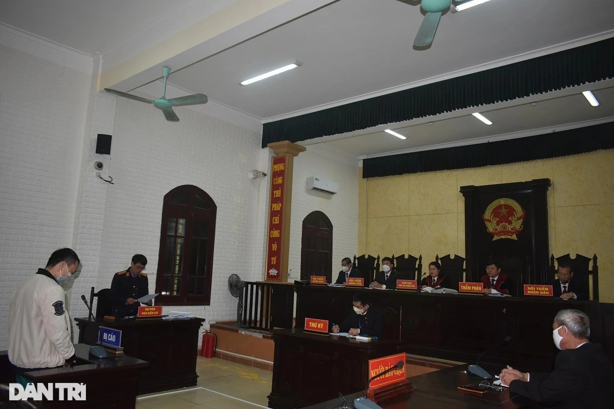 Án chung thân cho gã sát nhân cầm kéo đâm chết mẹ vợ - Ảnh 1. Án chung thân cho gã sát nhân cầm kéo đâm chết mẹ vợ - Ảnh 1.
