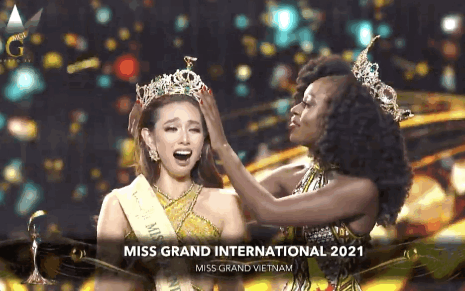 Trọn vẹn bài hùng biện và phần ứng xử tuyệt vời bằng 2 thứ tiếng giúp Thùy Tiên đăng quang Hoa hậu Hoà bình Quốc tế