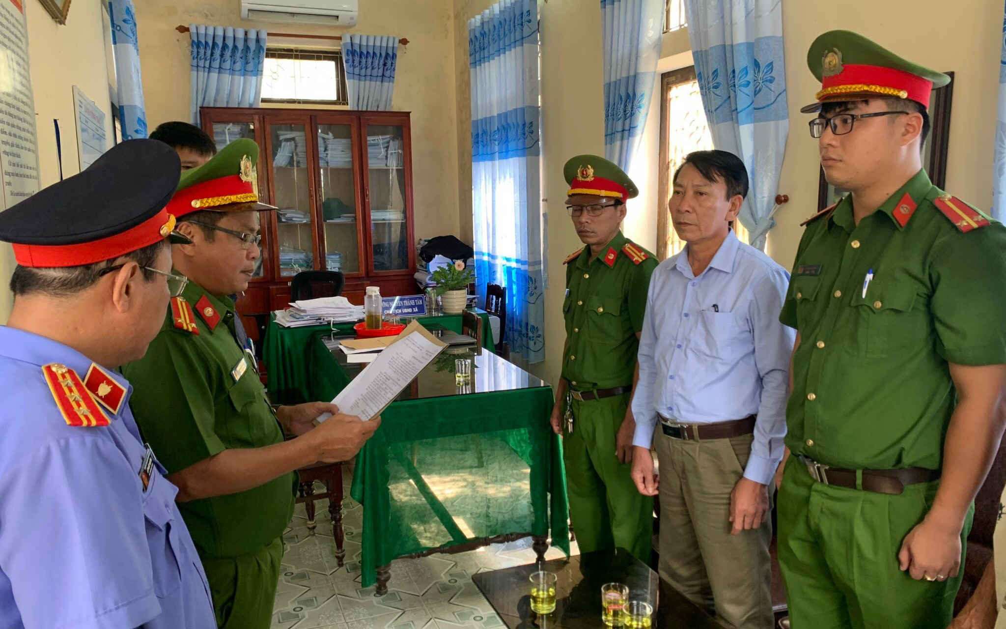 Thừa Thiên - Huế: Nguyên chủ tịch xã tham ô gần 1 tỷ bị bắt giam