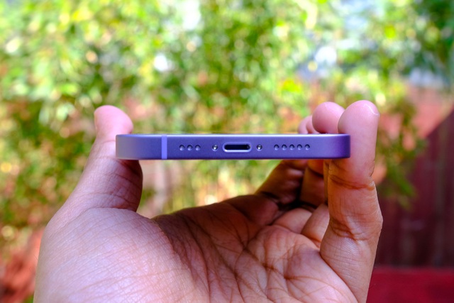 Cận cảnh chiếc iPhone 12 màu tím mà Apple vừa ra mắt - Ảnh 7.