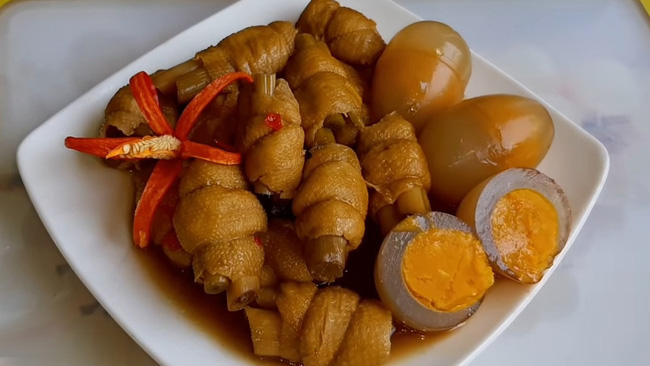 Đừng tưởng ăn chay là nhạt nhẽo, mâm cơm chay ngon thế này đảm bảo cả nhà ăn nhiệt tình - Ảnh 2. Đừng tưởng ăn chay là nhạt nhẽo, mâm cơm chay ngon thế này đảm bảo cả nhà ăn nhiệt tình - Ảnh 2.