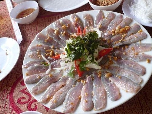 Món gỏi cá hút khách nhất Quy Nhơn được ví như sushi phiên bản Việt - Ảnh 7.