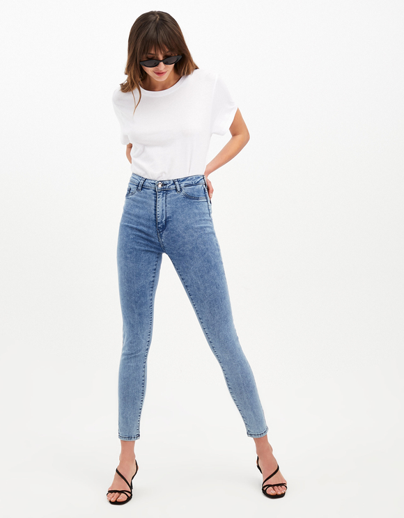 Điểm trừ của 4 kiểu quần jeans: Kiểu cuối nhìn mướt chân thật nhưng đừng nên chọn - Ảnh 16.